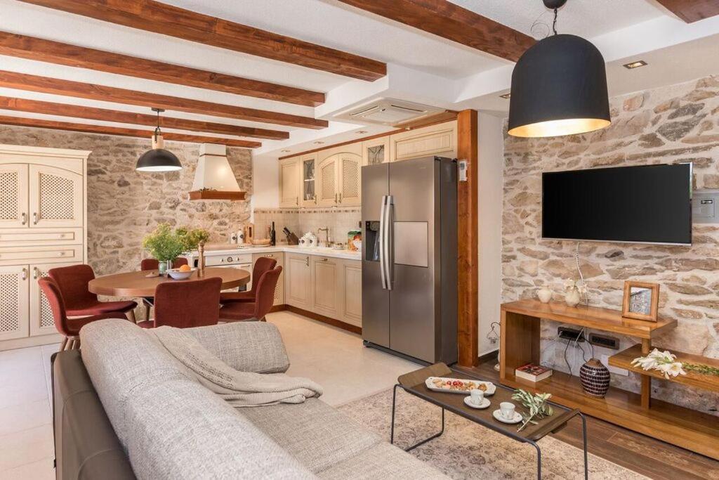 Villa Hirundo Rustica 斯克拉丁 外观 照片