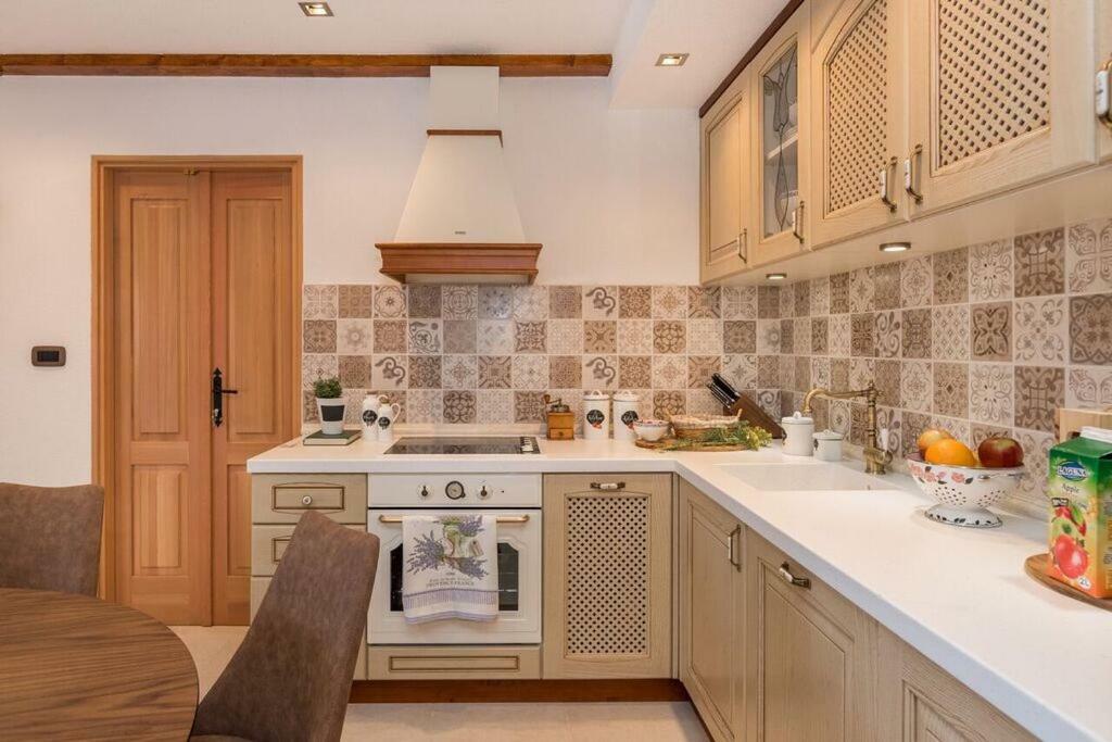 Villa Hirundo Rustica 斯克拉丁 外观 照片