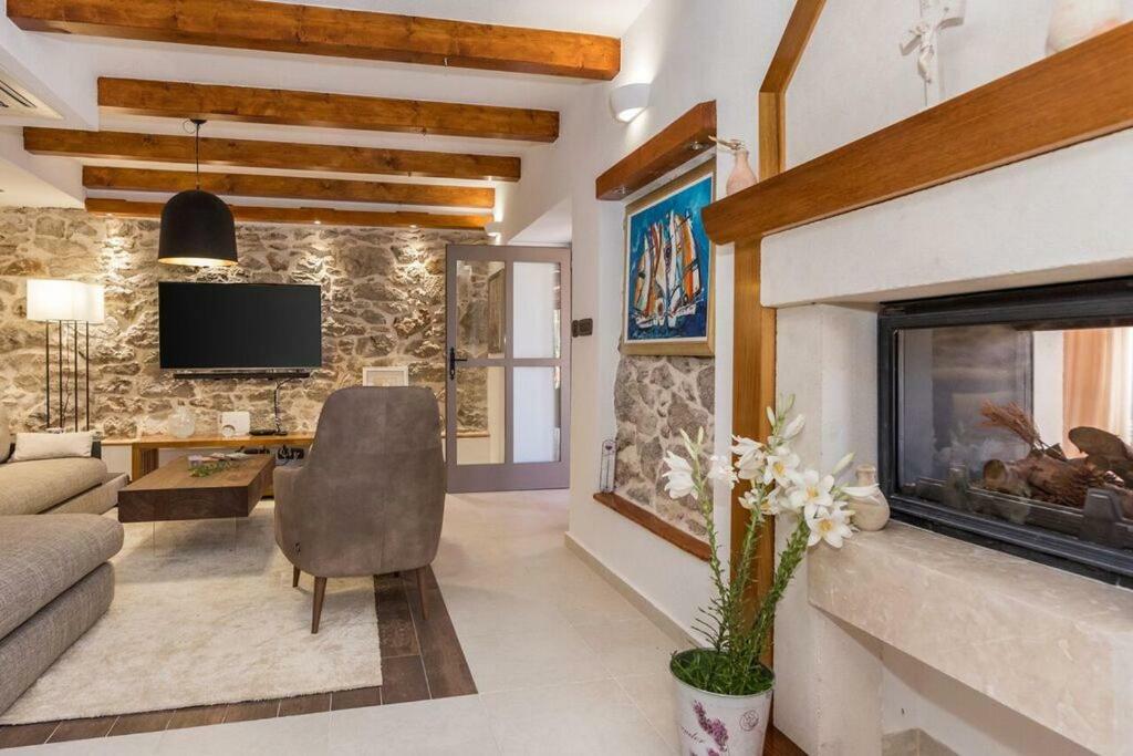 Villa Hirundo Rustica 斯克拉丁 外观 照片