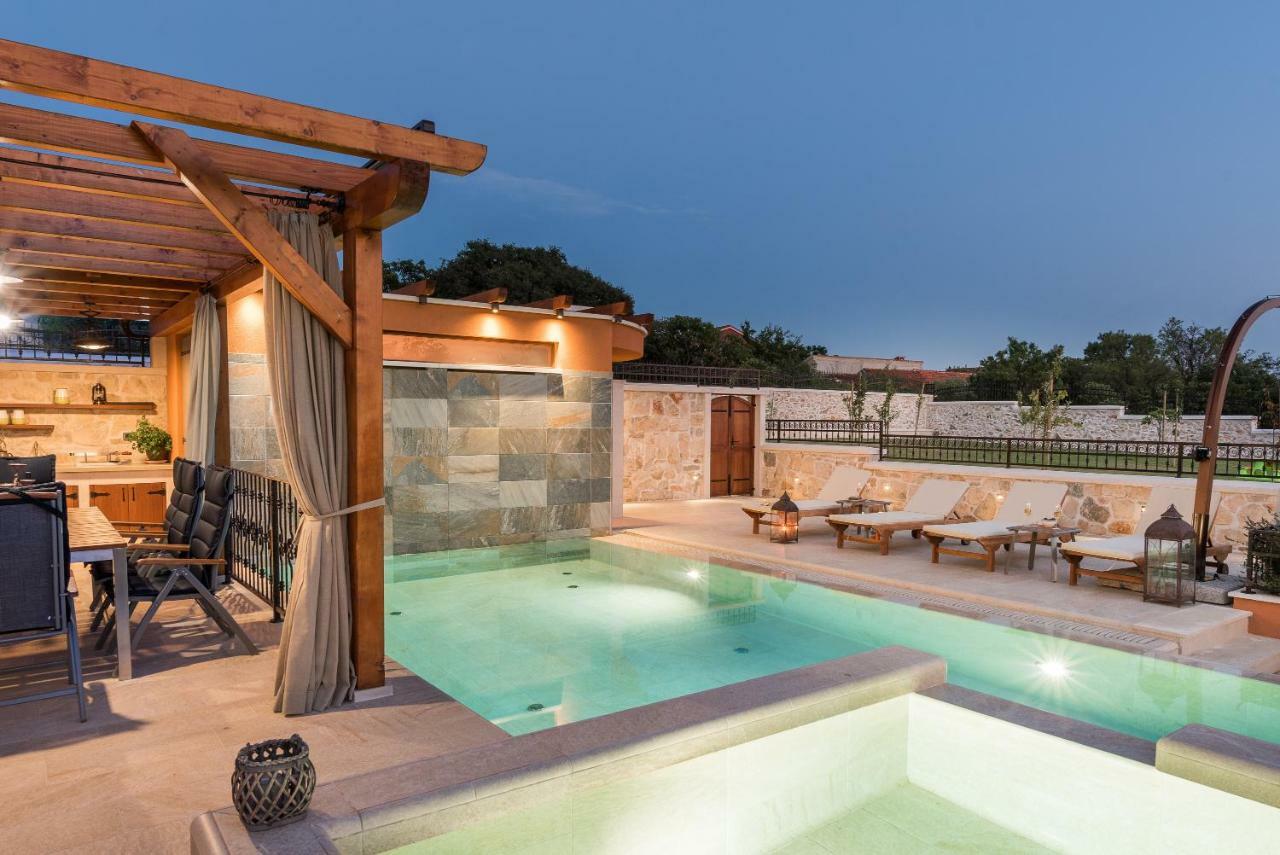 Villa Hirundo Rustica 斯克拉丁 外观 照片
