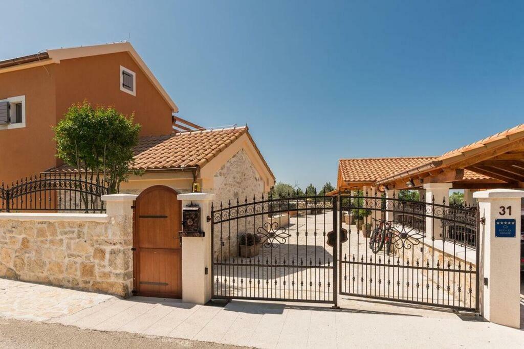 Villa Hirundo Rustica 斯克拉丁 外观 照片