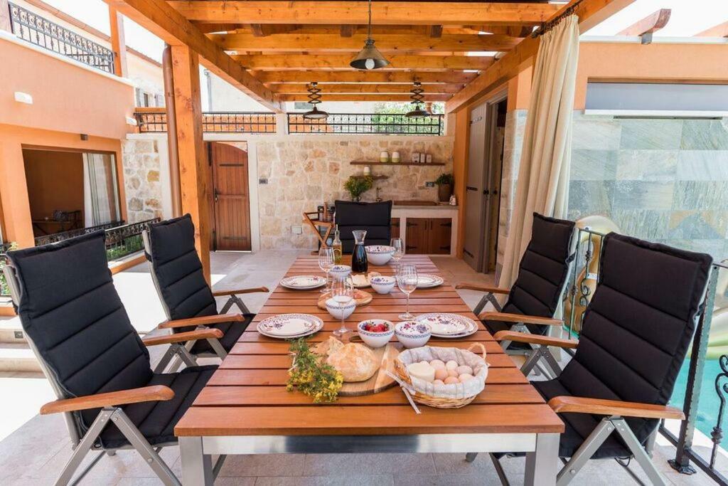 Villa Hirundo Rustica 斯克拉丁 外观 照片